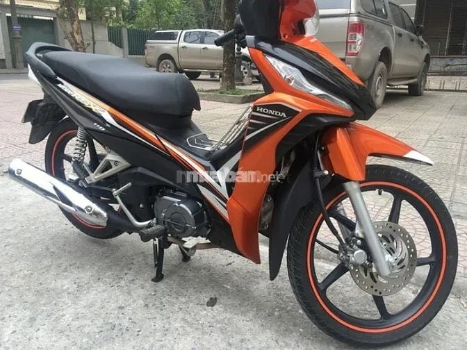 Mua xe máy cũ giúp tiết kiệm chi phí đáng kể so với mua xe mới, là lựa chọn kinh tế thông minh