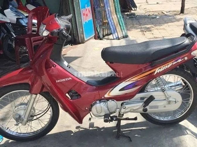 Thiết kế gọn nhẹ của xe Wave Alpha 2004 lốc trắng