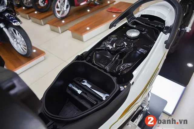 Cốp xe Wave Alpha 2025 có dung tích 5 lít, đủ để chứa vật dụng cá nhân