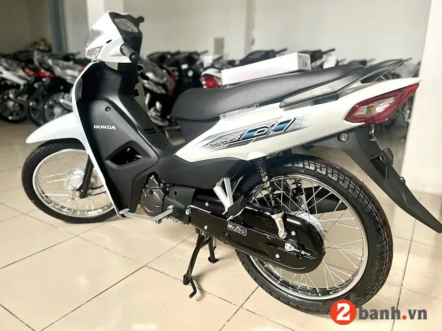 Thiết kế phần thân xe Wave Alpha 2025 với bộ tem mới cách điệu