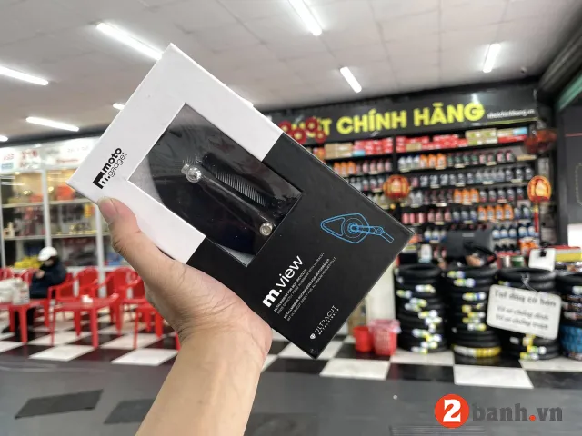 Kính chiếu hậu phụ tùng đồ chơi Wave với thiết kế thể thao, đảm bảo tầm nhìn an toàn khi tham gia giao thông.