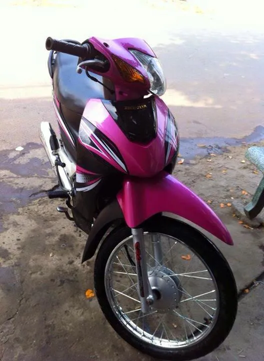 Wave Alpha độ màu hồng ngọt ngào, kết hợp mâm bạc