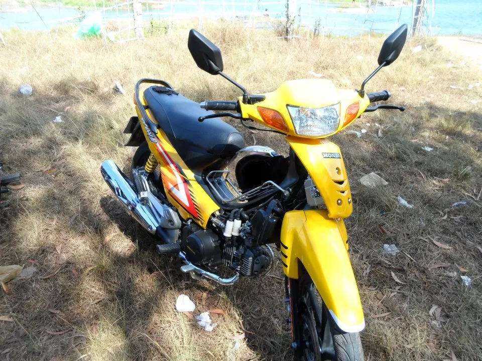 Xe Wave Alpha độ côn tay với cùm công tắc và tay thắng hàng hiệu