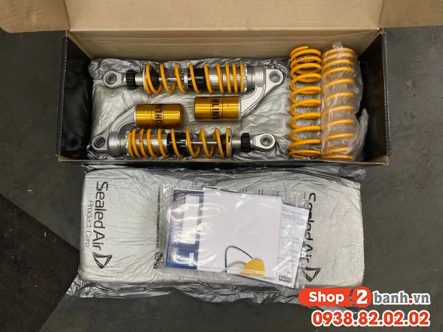 Phuộc Ohlins màu vàng đặc trưng, biểu tượng của hiệu suất cao