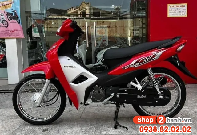 Vị trí ắc quy xe Wave nằm dưới cốp xe, gần hộc chứa đồ