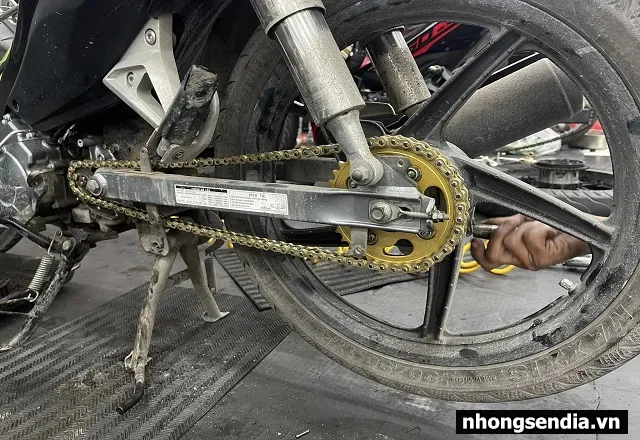 Thay nhông xích xe honda wave a-rsx hết bao nhiêu tiền - 4