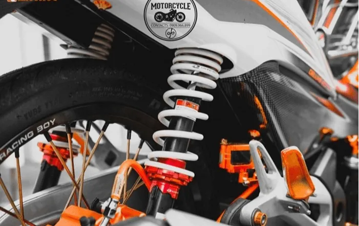 chi tiết phuộc sau racing boy