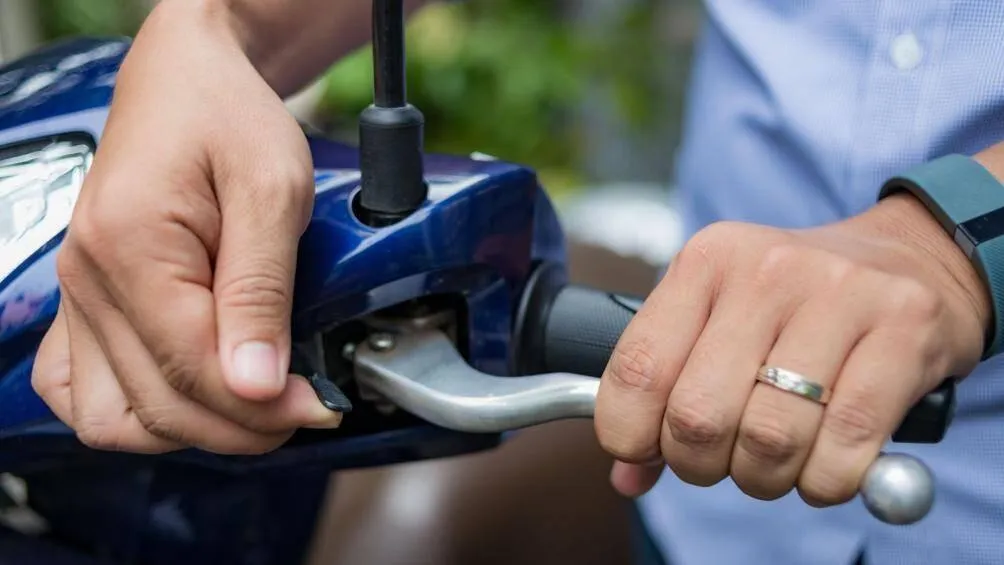 32contentnewskiem tra phanh la cach kiem tra xe may cu truoc khi mua202112270105598jb2yhluo