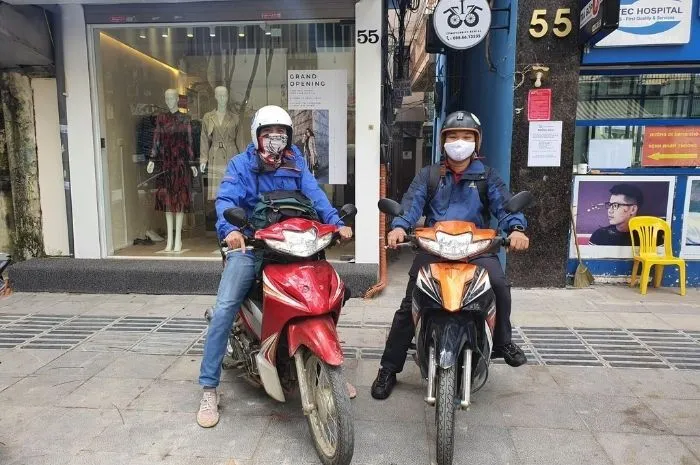 Cửa hàng 13535 MotorBike với dịch vụ thuê xe máy đa dạng mẫu mã tại vị trí trung tâm Hà Nội