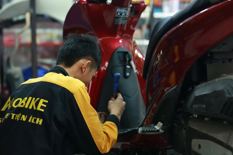 Alobike - Địa chỉ thay bình ắc quy xe Wave RSX uy tín, giá tốt