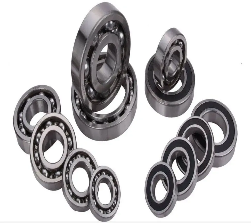 Chi tiết bạc đạn (vòng bi) lắp đặt tại trục bánh sau xe máy giúp giảm ma sát và tối ưu hóa vận hành.