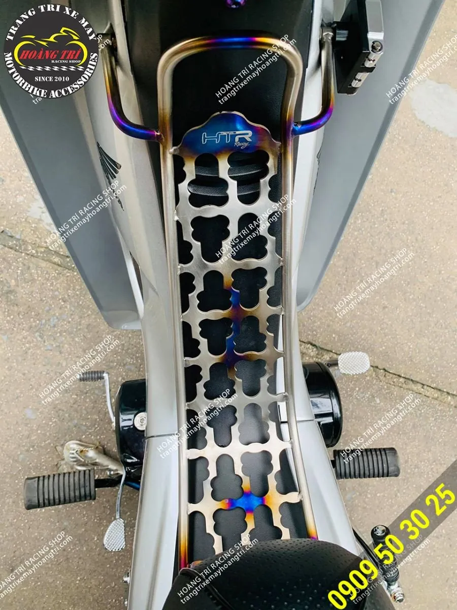 Chất liệu Titanium nguyên chất bền bỉ và chắc chắn với màu sắc cầu vồng độc đáo