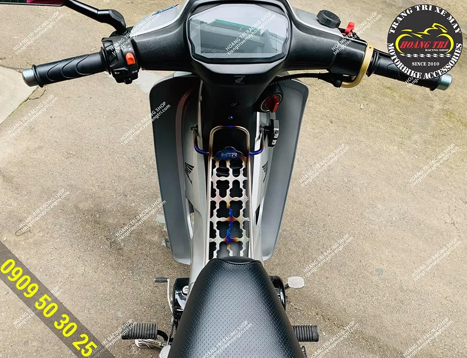 Baga giữa xe Wave Alpha Titanium được lắp đặt không chế cháo, tương thích hoàn toàn với cấu trúc xe