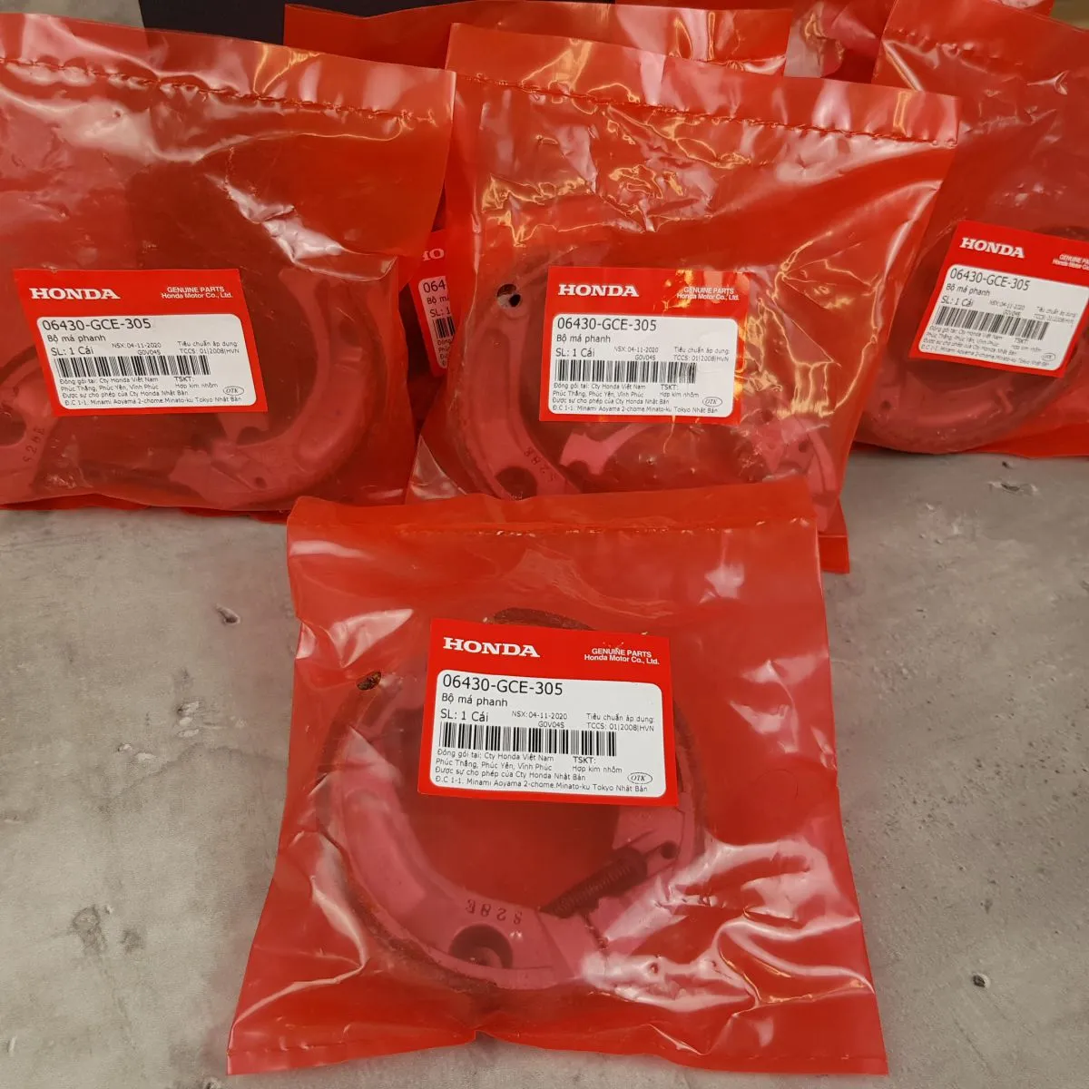 Bố thắng sau xe Wave chính hãng Honda, đảm bảo hiệu suất phanh tối ưu và giá trị xứng đáng với giá bố thắng xe Wave.