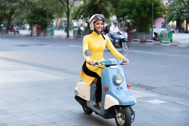 Phân tích allintitle:cách mặc áo dài khi đi xe máy đảm bảo an toàn và thẩm mỹ