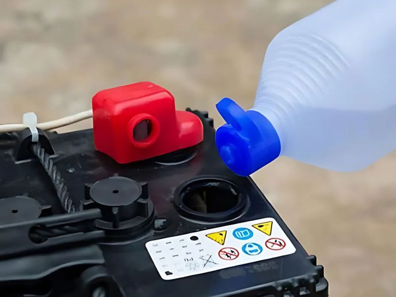 Cách Phục Hồi Bình Ắc Quy Khô Xe Máy Toàn Diện: Hướng Dẫn Chi Tiết A-Z Và Biện Pháp Phòng Ngừa 4 Cách Phục Hồi Bình Ắc Quy Khô Xe Máy Toàn Diện: Hướng Dẫn Chi Tiết A-Z Và Biện Pháp Phòng Ngừa