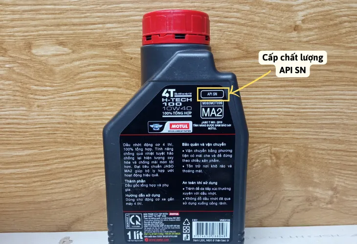 Kiểm tra cấp chất lượng API SN trên chai nhớt Motul H-Tech phù hợp cho xe Wave RSX
