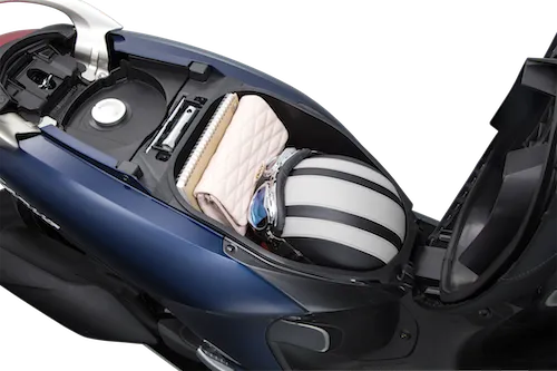 Khoang chứa đồ (cốp xe) có tấm cách nhiệt của Yamaha Janus 2018