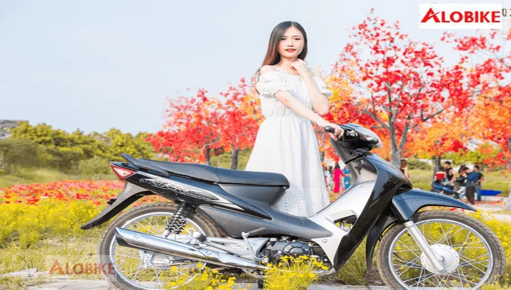 Chiều cao yên xe Wave phù hợp với vóc dáng trung bình của người Việt Nam