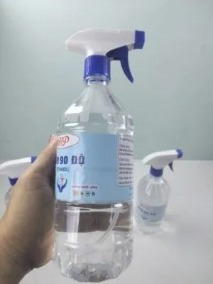 Cồn sát khuẩn 90 độ có thể tẩy mực bút xóa trên nhiều bề mặt