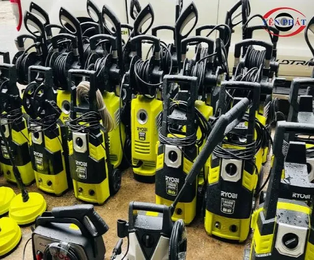 Kiểm tra kỹ động cơ là bước không thể thiếu khi mua xe máy cũ giá rẻ