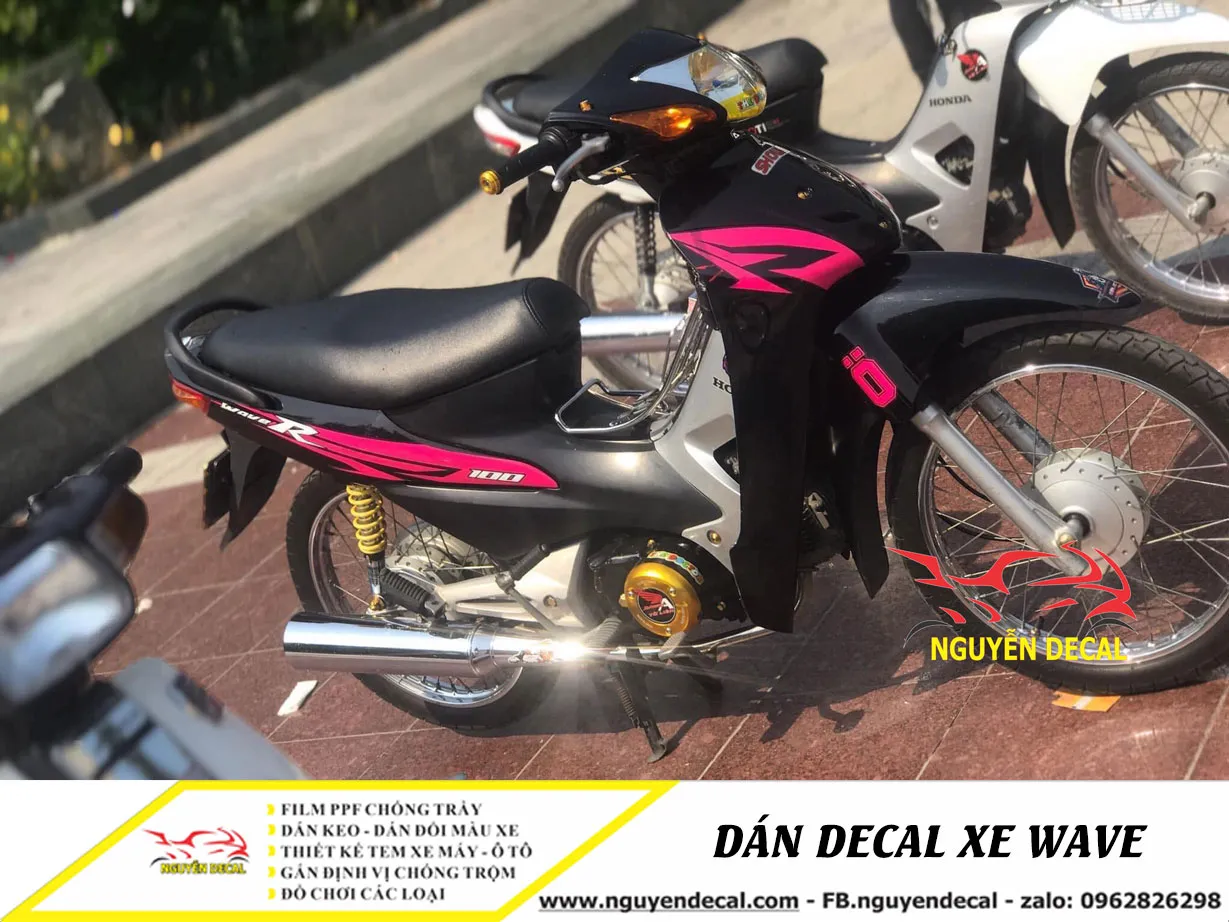 Decal đen hồng cá tính cho xe Wave 100R nữ tính