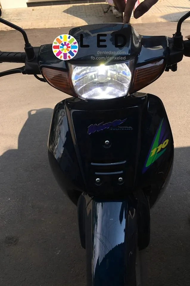 Đèn LED được lắp đặt chuyên nghiệp trên xe Honda Wave Thái, giữ nguyên chóa đèn zin