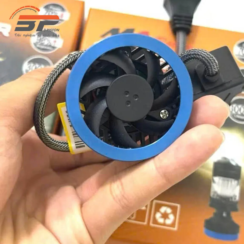 Thiết kế rãnh tản nhiệt và quạt trên thân đèn pha LED T2 Laser mini