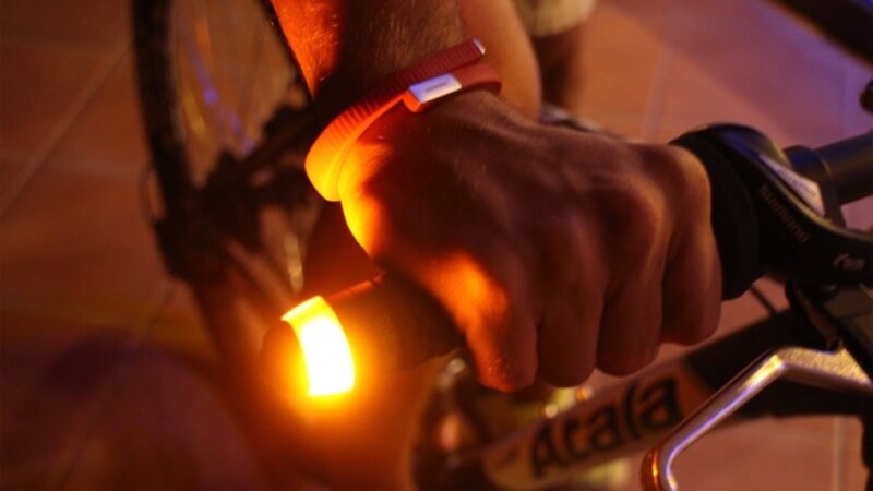 Đèn Xi Nhan Xe Đạp: Lựa Chọn An Toàn Cho Người Đi Đường 5 Top 5 mẫu đèn xi nhan xe đạp đáng mua năm 2025