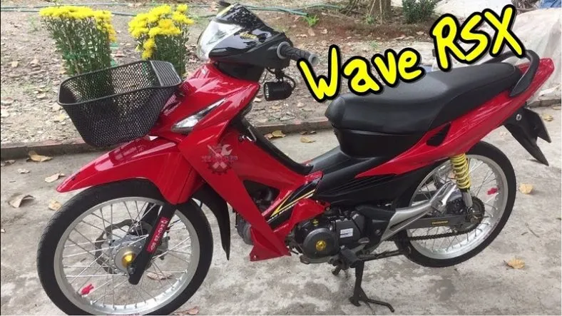 Xe Honda Wave RSX 110 đã độ kiểng ngoại hình với màu sắc nổi bật và phụ kiện nâng cấp.