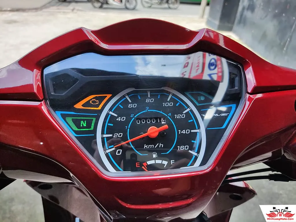 Giao diện đồng hồ xe xe wave thái 110i với thiết kế dạng khối hiện đại.