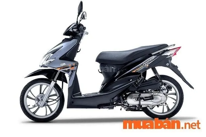 Xe máy cũ SYM Atila màu đỏ được bày bán tại cửa hàng xe máy cũ giá rẻ Ninh Bình, thể hiện sự đa dạng mẫu mã.