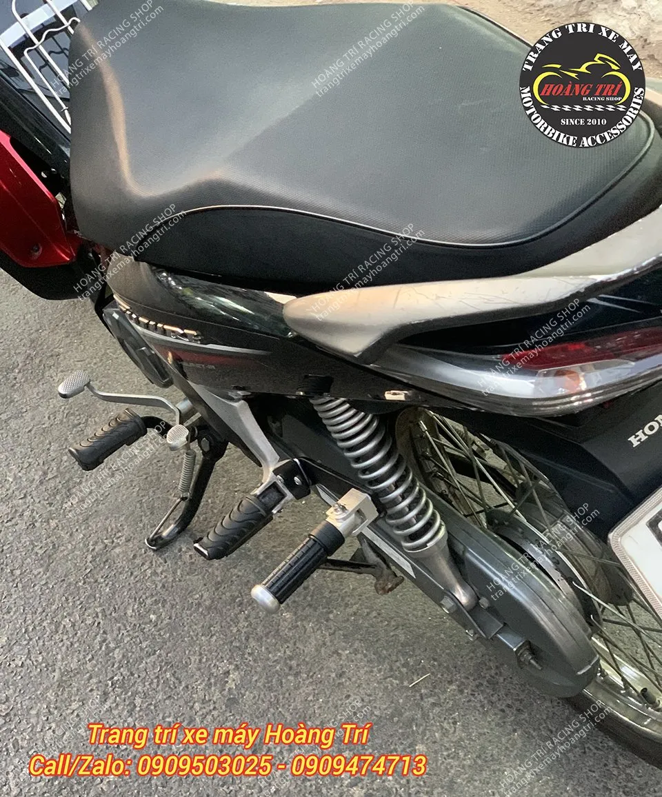 Gác chân phụ gắn trên Future giống với mẫu gắn trên Wave