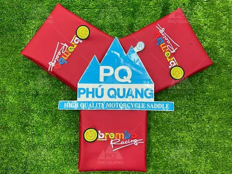 Hình ảnh minh họa - Mẫu yên xe wave hiện đại với mút đệm đàn hồi cao.