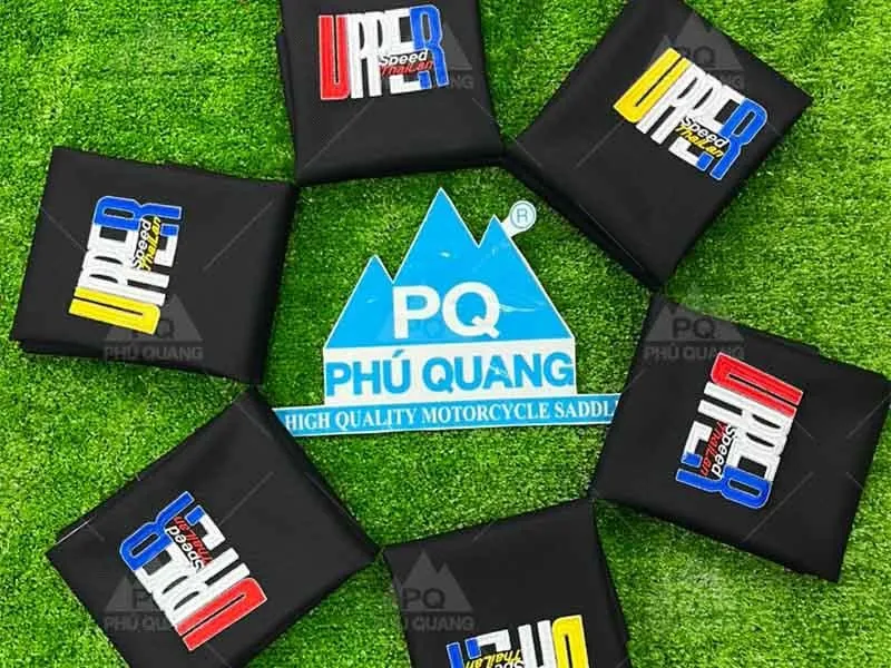 Hình ảnh minh họa - Yên xe wave bọc da Simili, đường may chữ V.