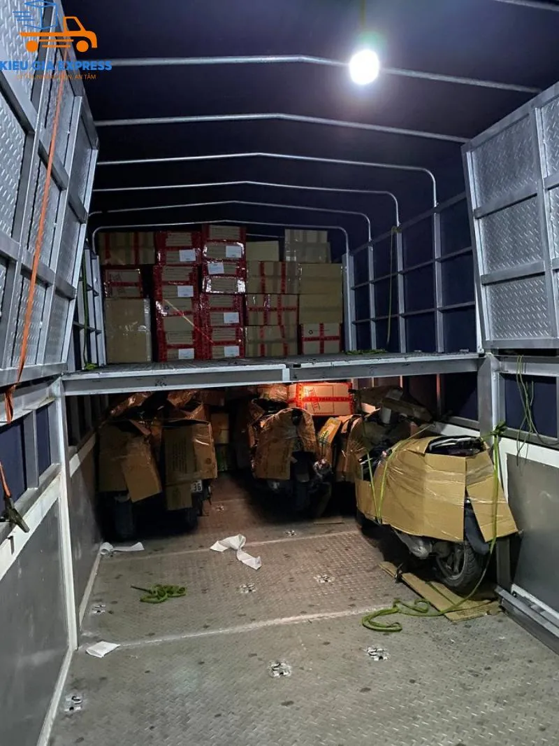 Phương tiện vận chuyển chuyên dụng cho dịch vụ gửi xe máy từ Rạch Giá ra đảo Phú Quốc.