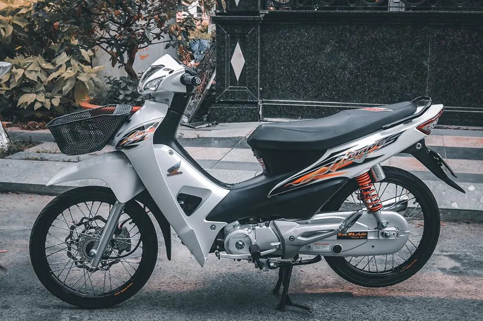 Hình ảnh xe Wave độ máy