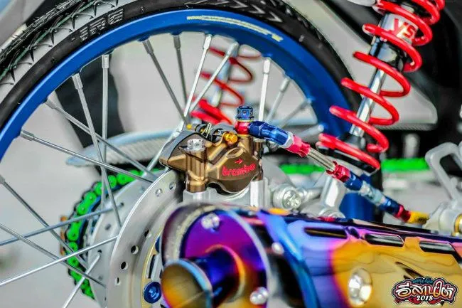 Hình ảnh xe Wave Alpha 50cc độ màu cam đen phong cách racing