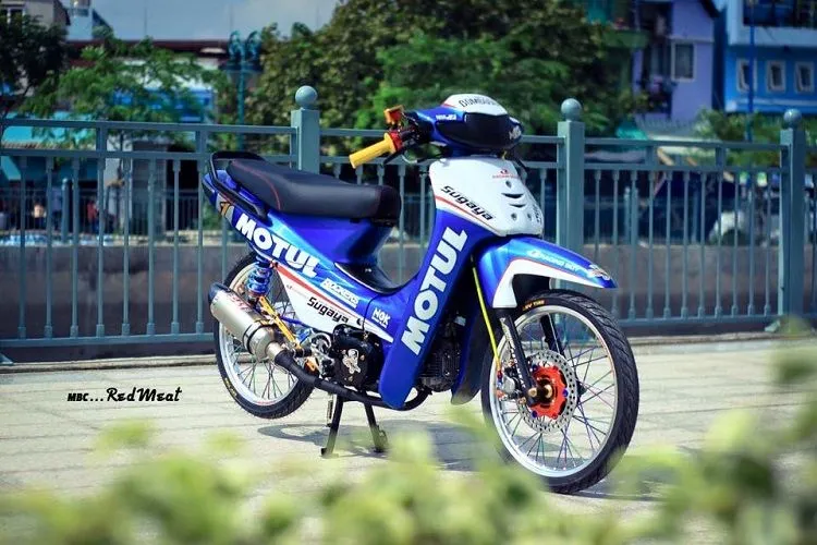 Xe Wave 50 độ kiểng bánh căm nhỏ, màu sắc nổi bật