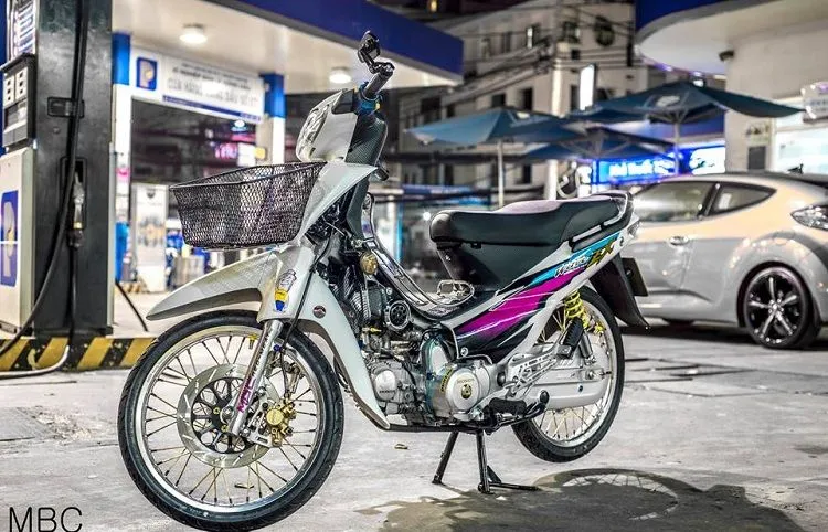 Wave 50 độ mâm đúc 5 chấu và màu sơn tươi sáng