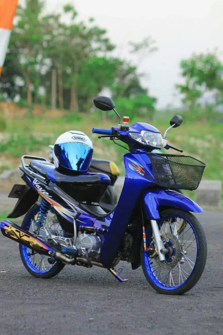 Hình ảnh xe Wave độ kiểng ngầu với phối màu trắng đen thể thao và đĩa phanh lớn