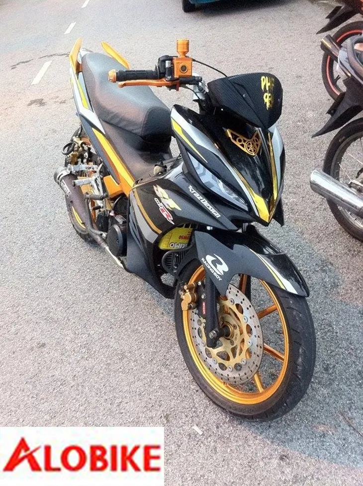 Xe Wave dọn kiểng với dàn áo của Exciter, tạo nên sự lai tạo độc đáo và ấn tượng