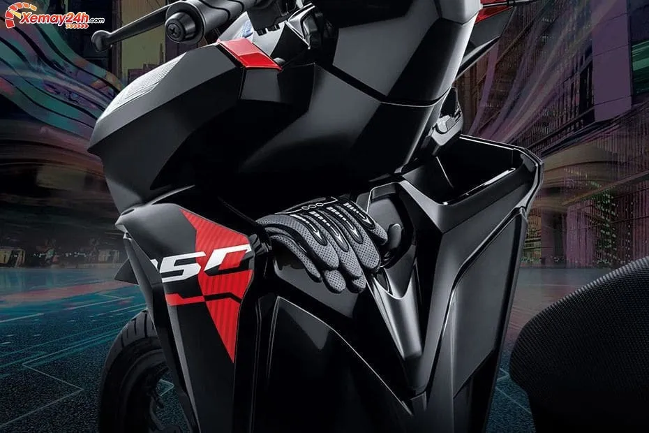 Tổng quan thiết kế thân xe Vario 150 màu Xám Đen, chi tiết động cơ 150cc