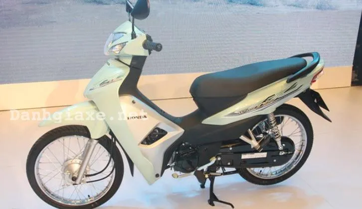 Cận cảnh chi tiết cụm ổ khóa đa năng 3 trong 1 trên Honda Wave Alpha 110cc, một trong những nâng cấp tiện ích đáng chú ý