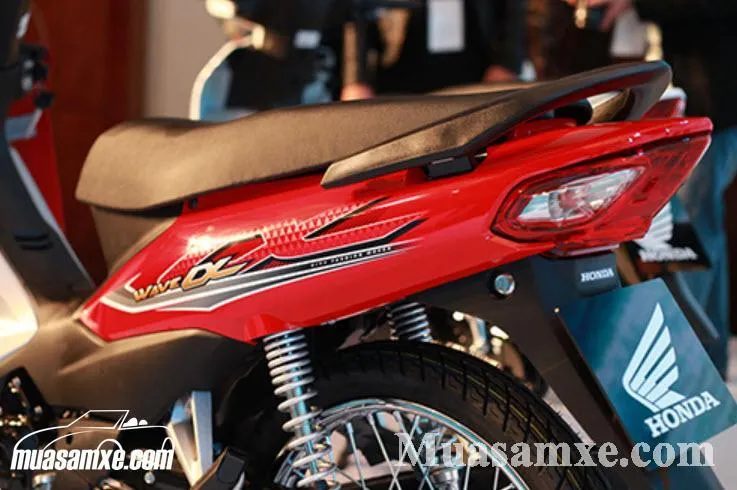 Cụm đồng hồ công tơ mét của xe Wave Alpha 2017 hiển thị đầy đủ thông số và cấp số.