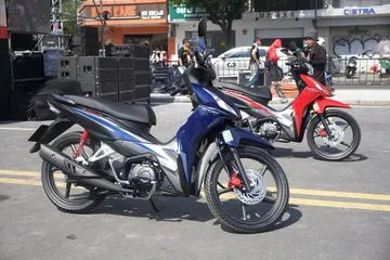 Tổng thể thiết kế mạnh mẽ và thể thao của Honda Wave RSX