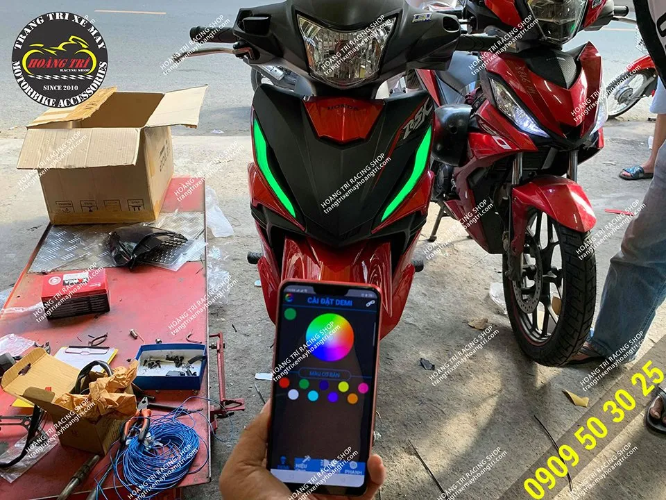 Hiệu ứng ánh sáng xanh huyền ảo của đèn LED Audi A11 sau khi độ xe Wave RSX 2019