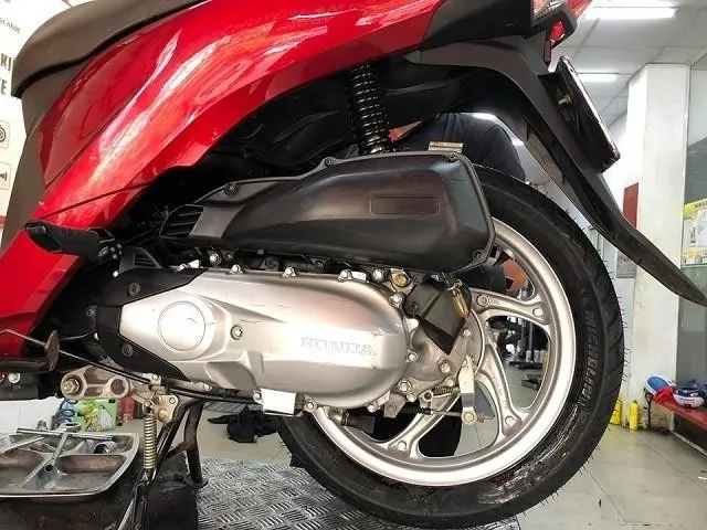 Kiểm tra độ mòn của lốp xe Honda Vision 110 bánh sau