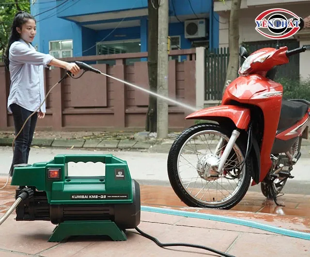 Hầu hết máy rửa xe mini giá rẻ trên thị trường đều sử dụng nguồn điện gia đình 220V