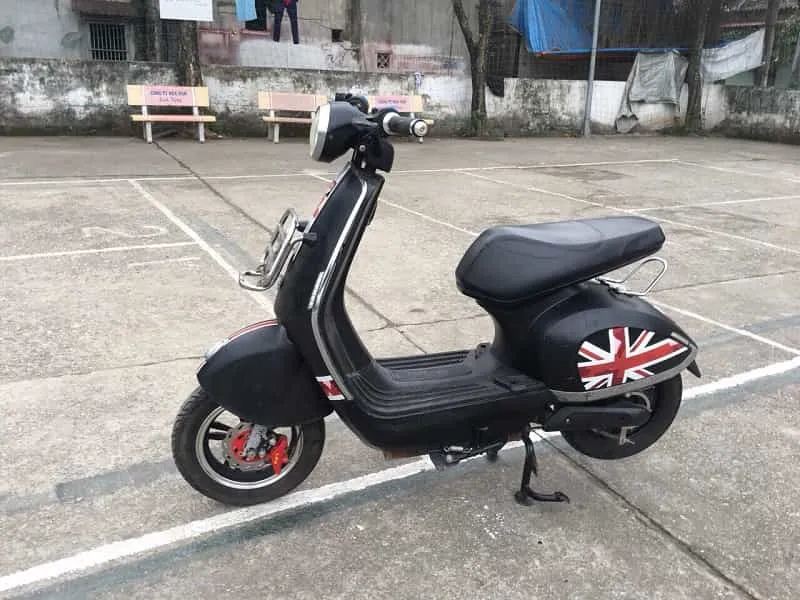 Kiểm tra tổng thể một chiếc xe máy điện cũ Milan trước khi quyết định mua